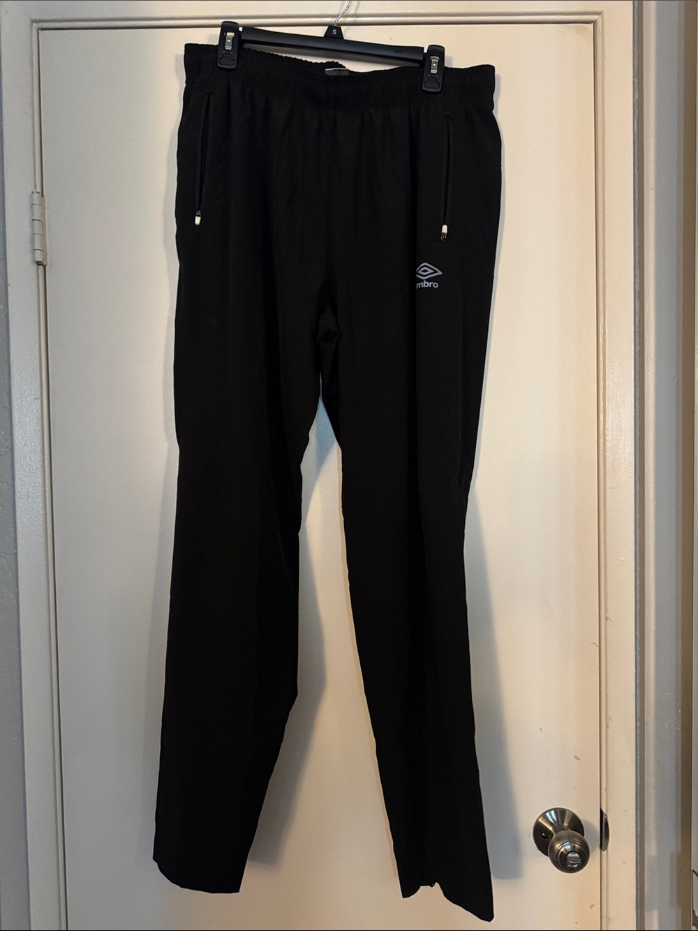 Umbro Black Men's Lightweight Joggers with Drawstring